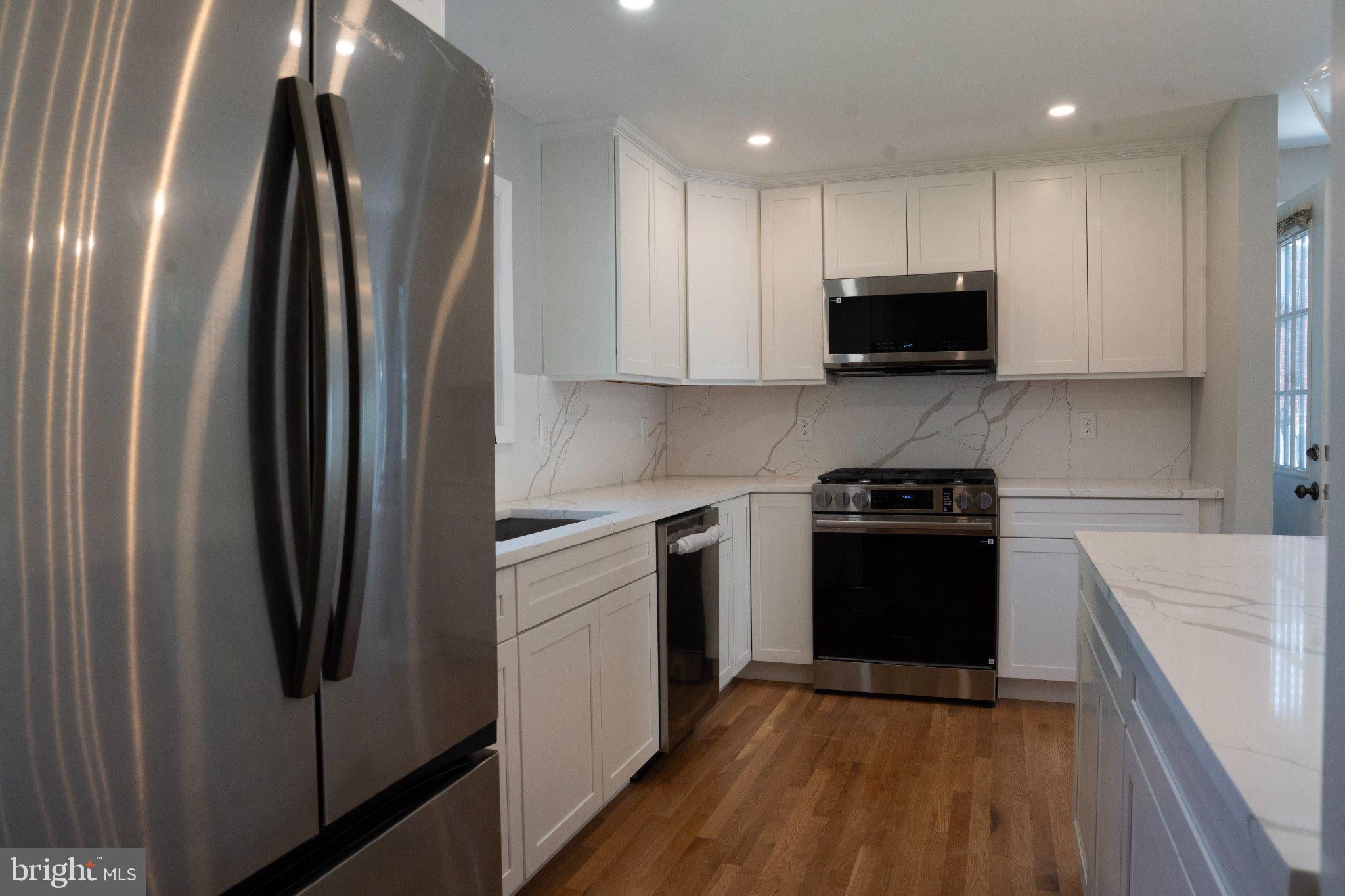 14117 LONDON LANE