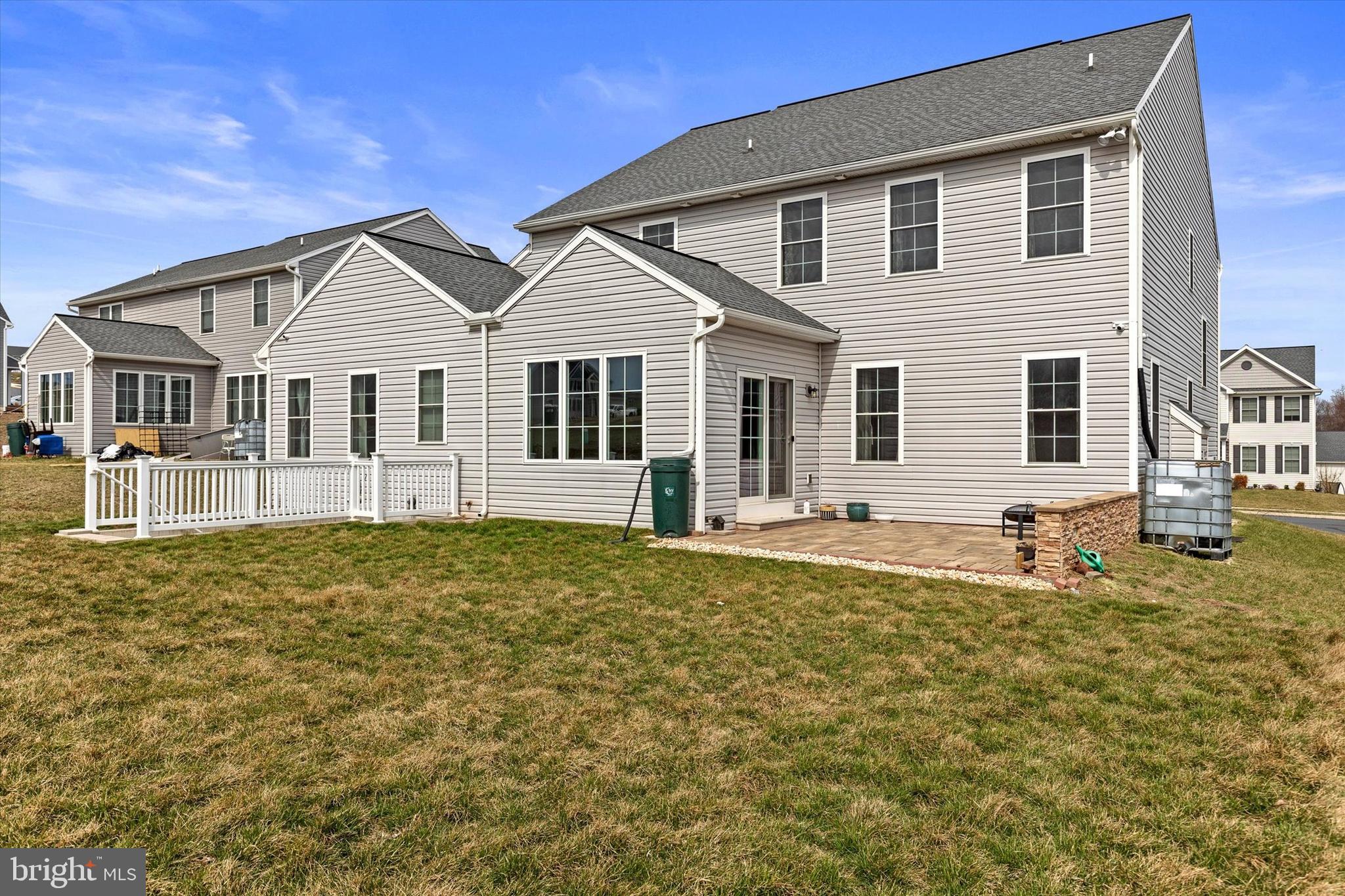 WOODLAND HILLS - Residential