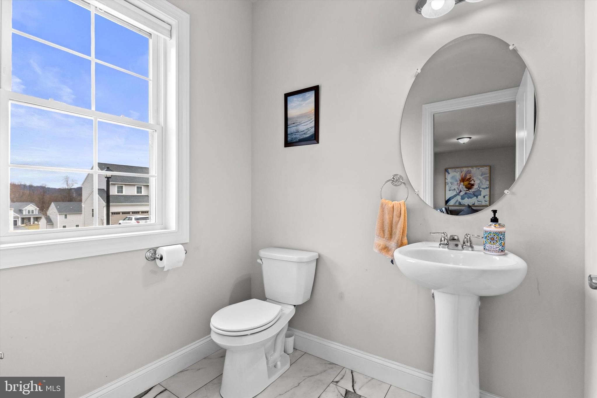 WOODLAND HILLS - Residential