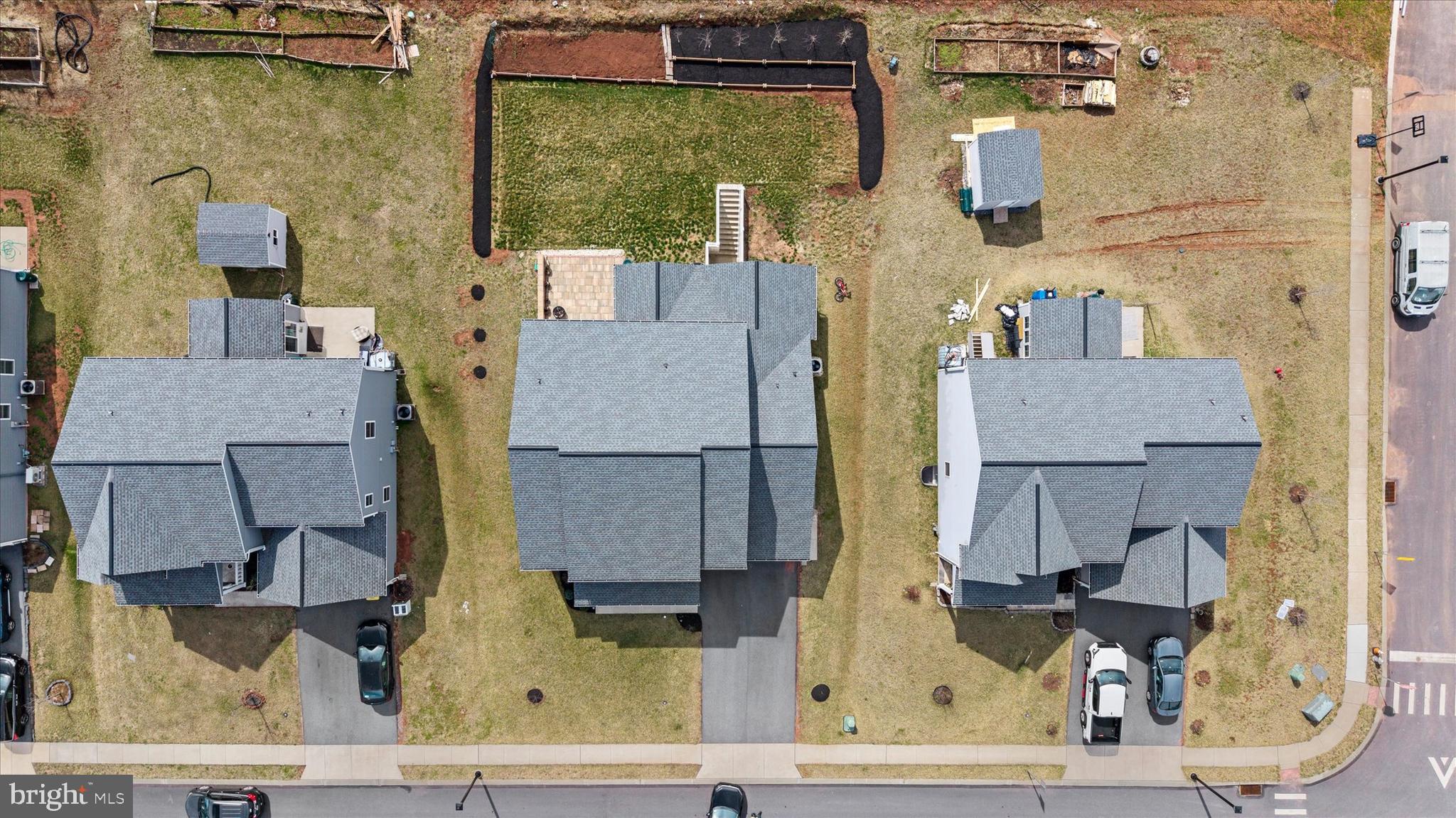 WOODLAND HILLS - Residential