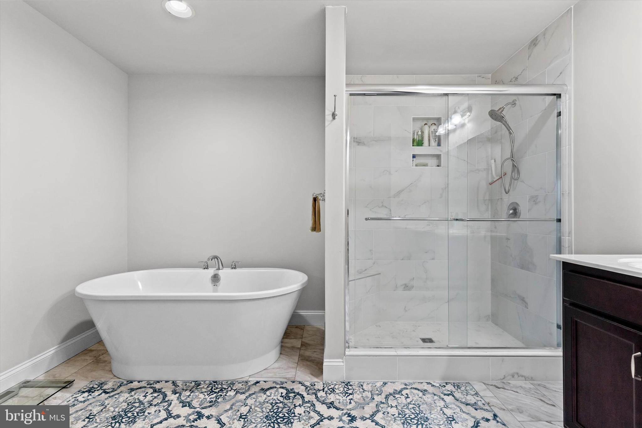 WOODLAND HILLS - Residential