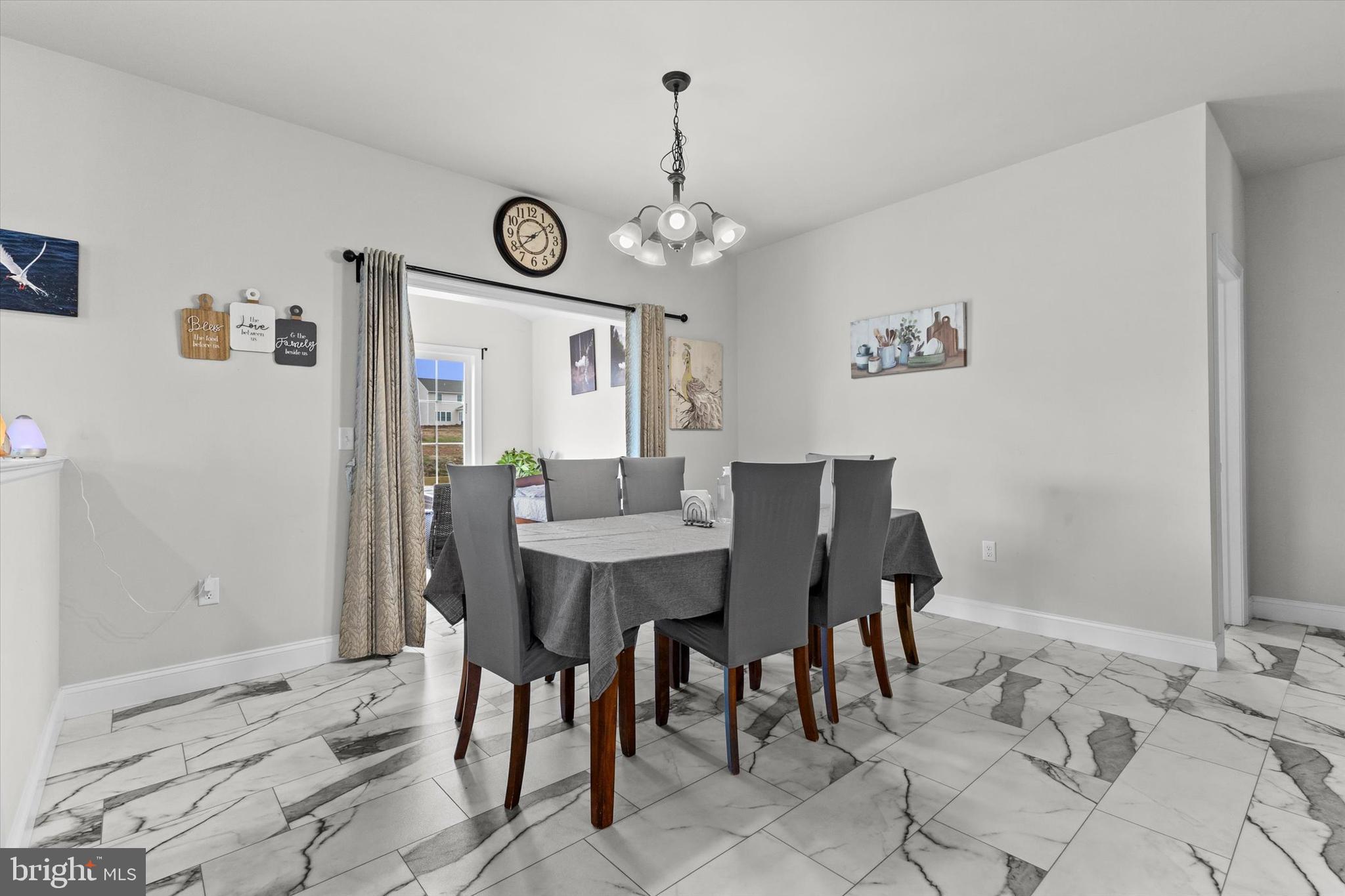 WOODLAND HILLS - Residential