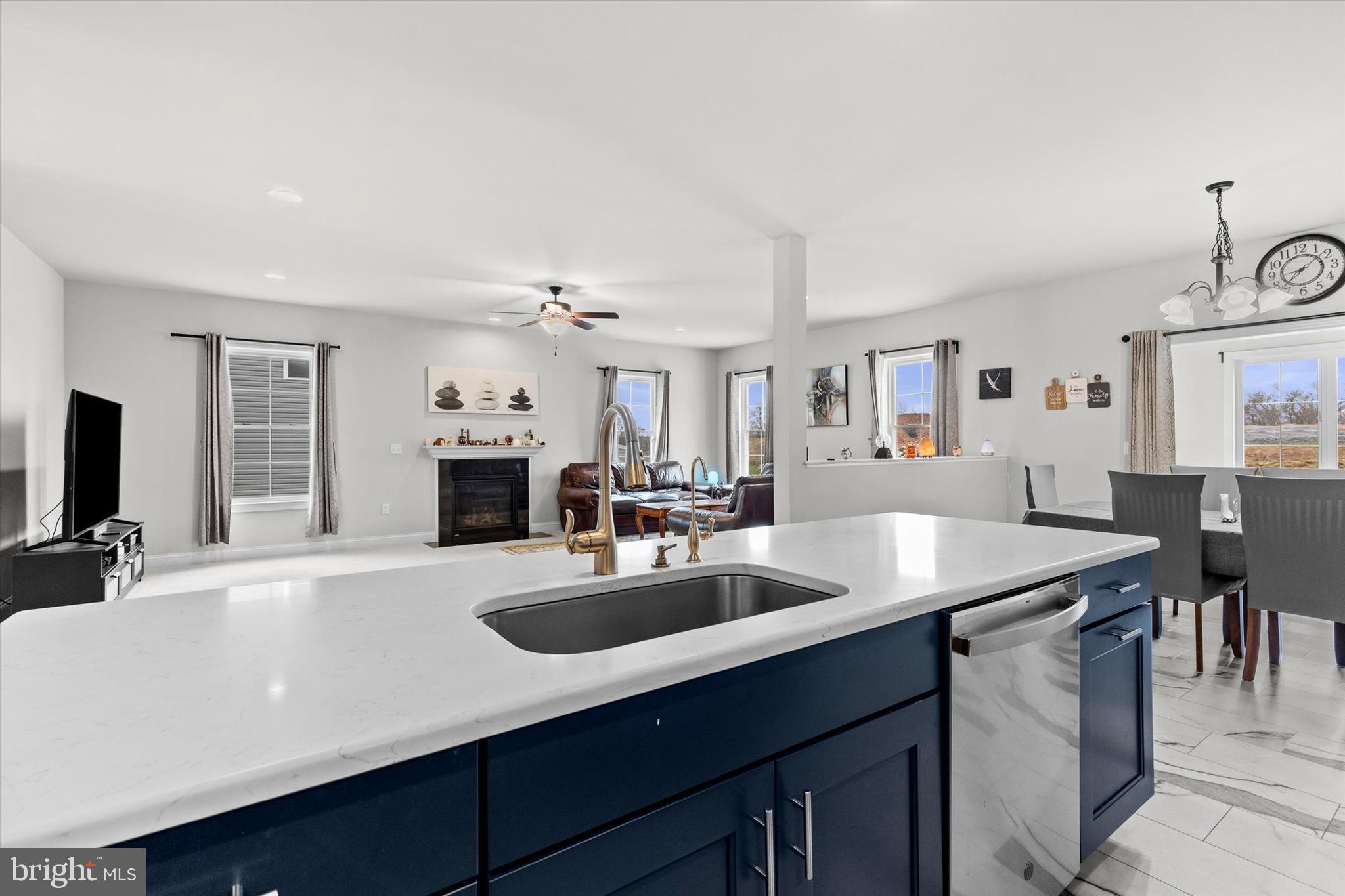 WOODLAND HILLS - Residential