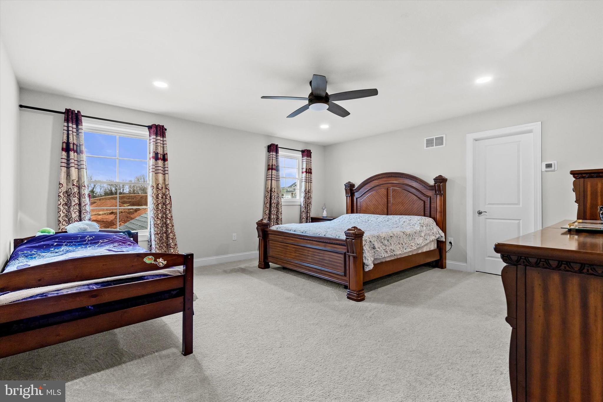 WOODLAND HILLS - Residential