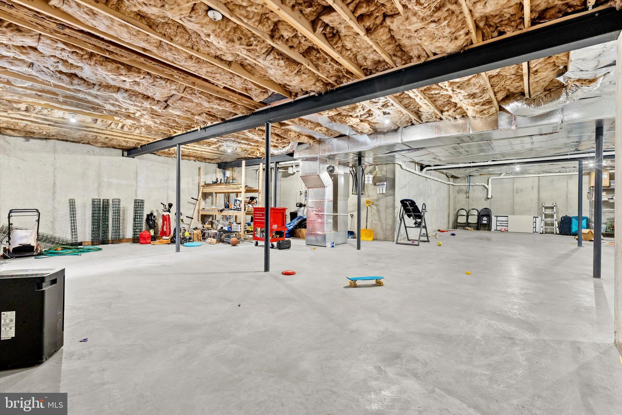 WOODLAND HILLS - Residential