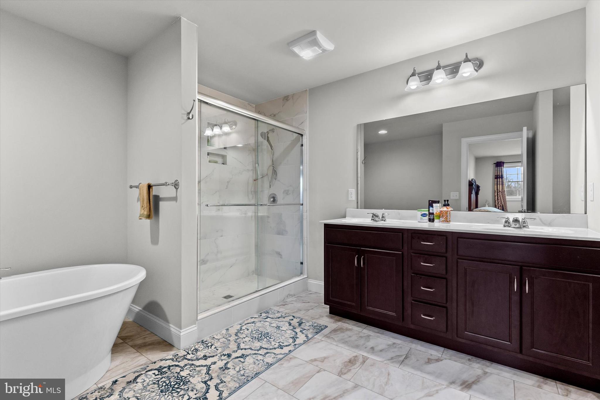 WOODLAND HILLS - Residential