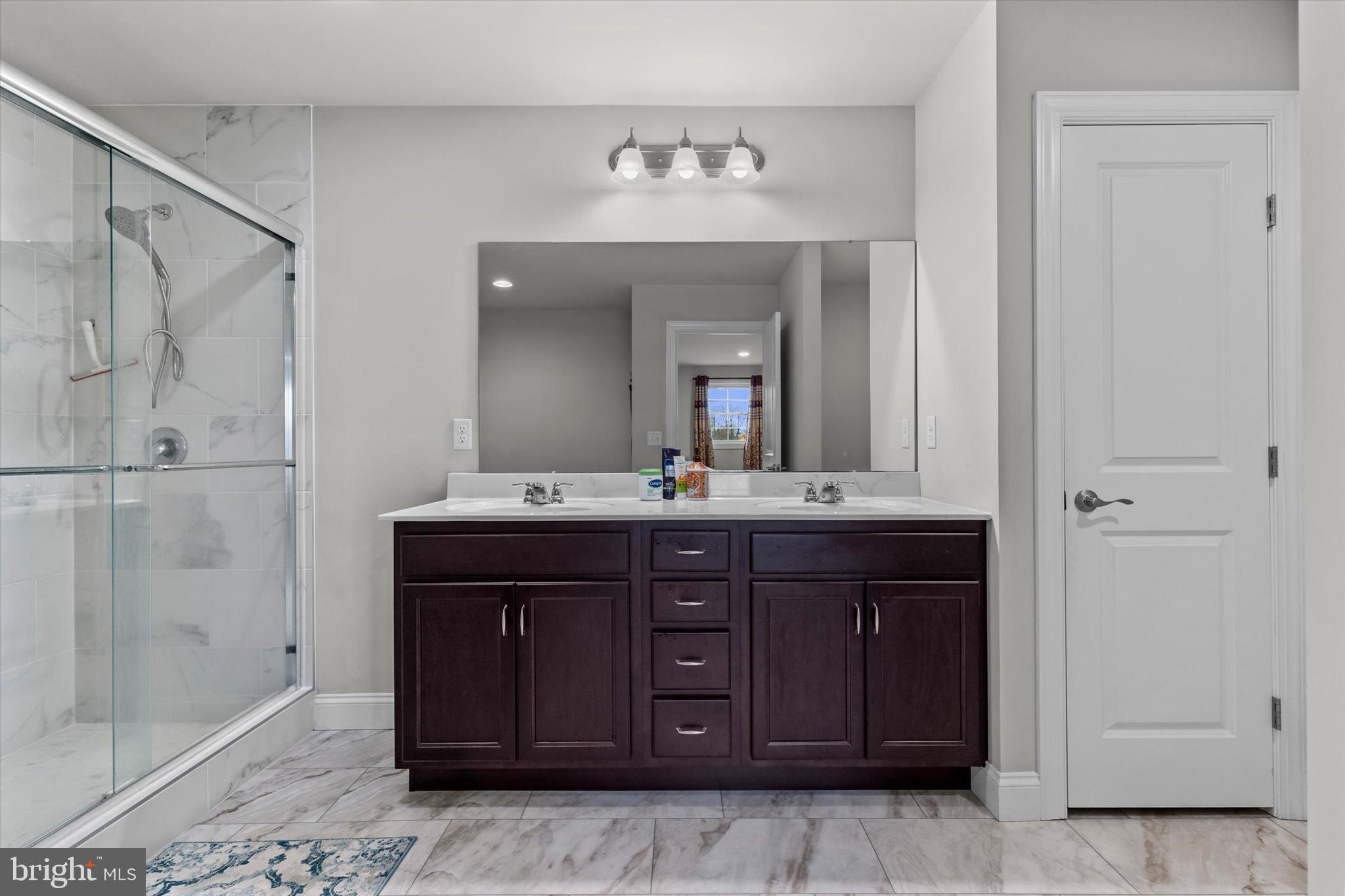 WOODLAND HILLS - Residential