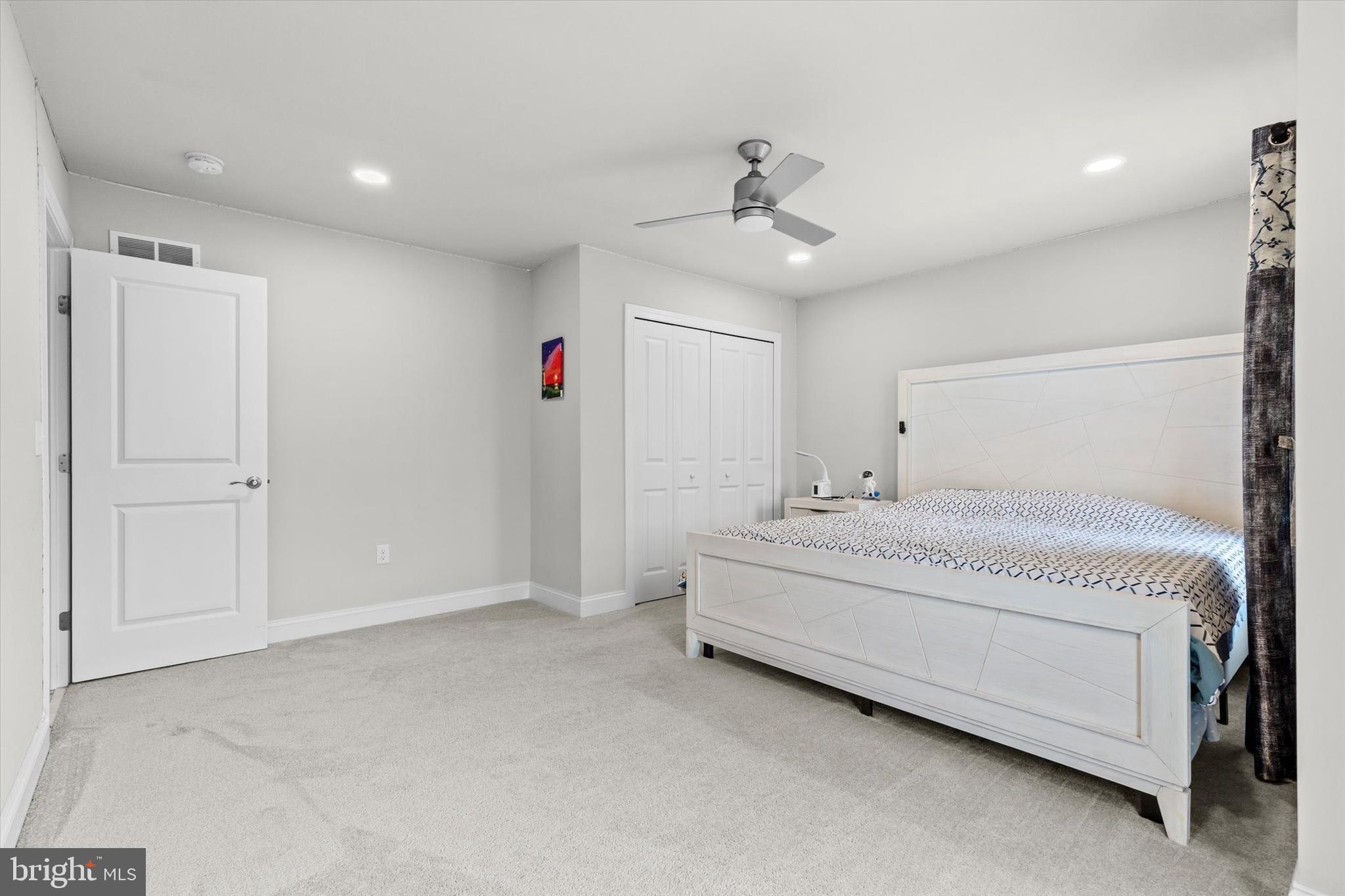 WOODLAND HILLS - Residential