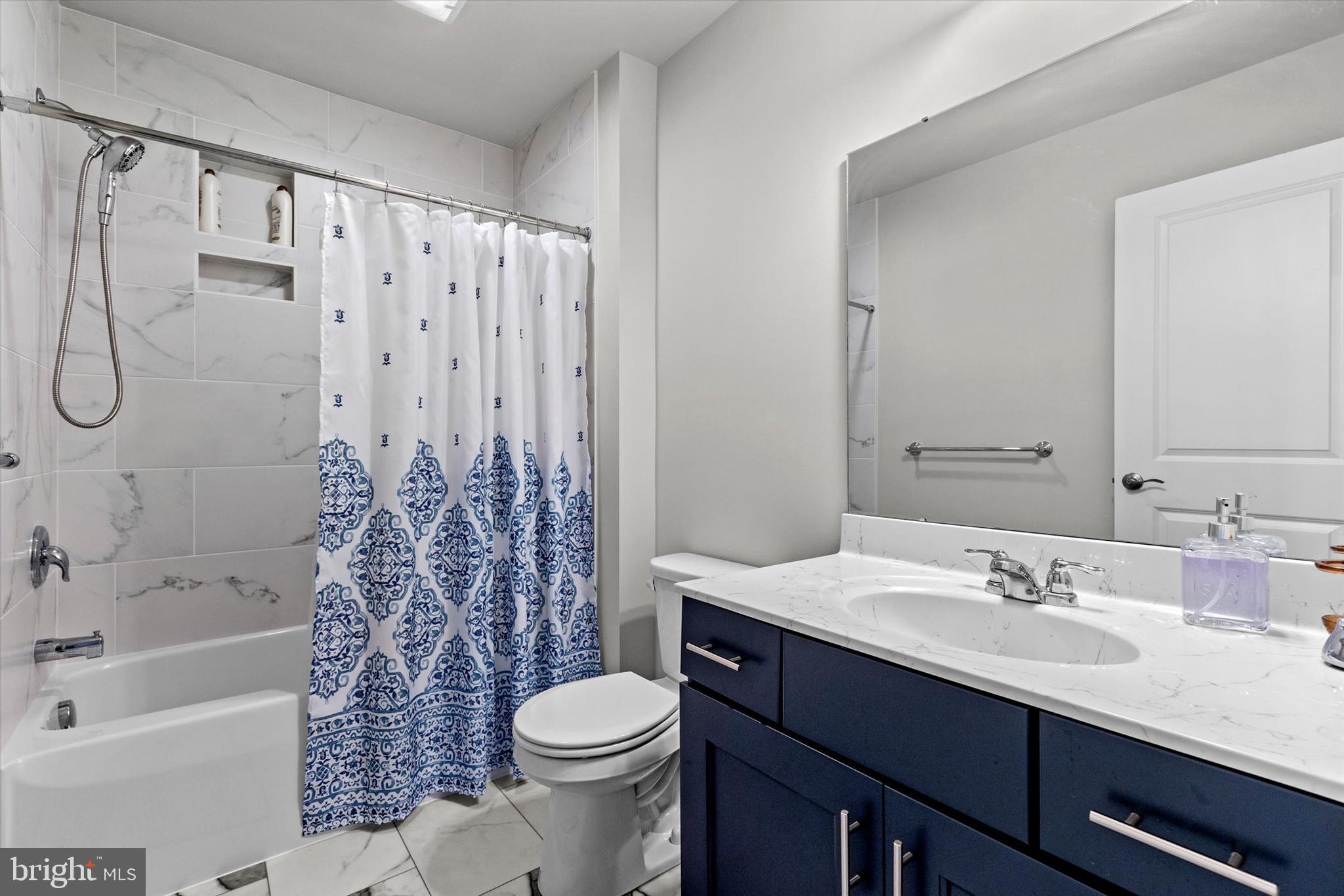 WOODLAND HILLS - Residential