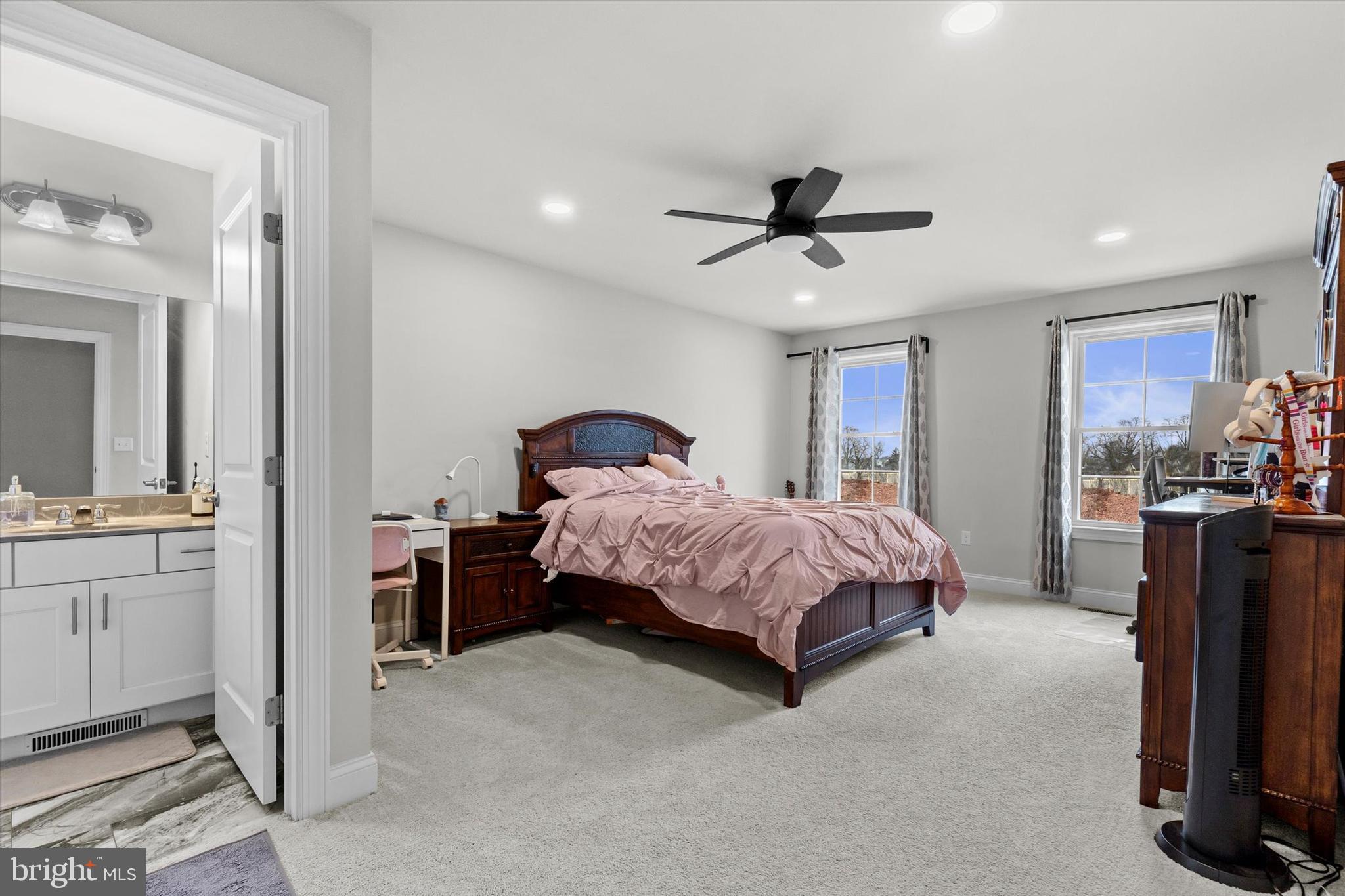 WOODLAND HILLS - Residential