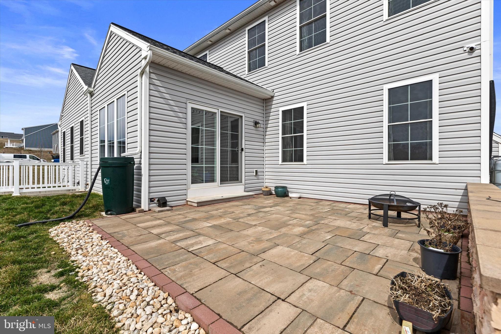 WOODLAND HILLS - Residential