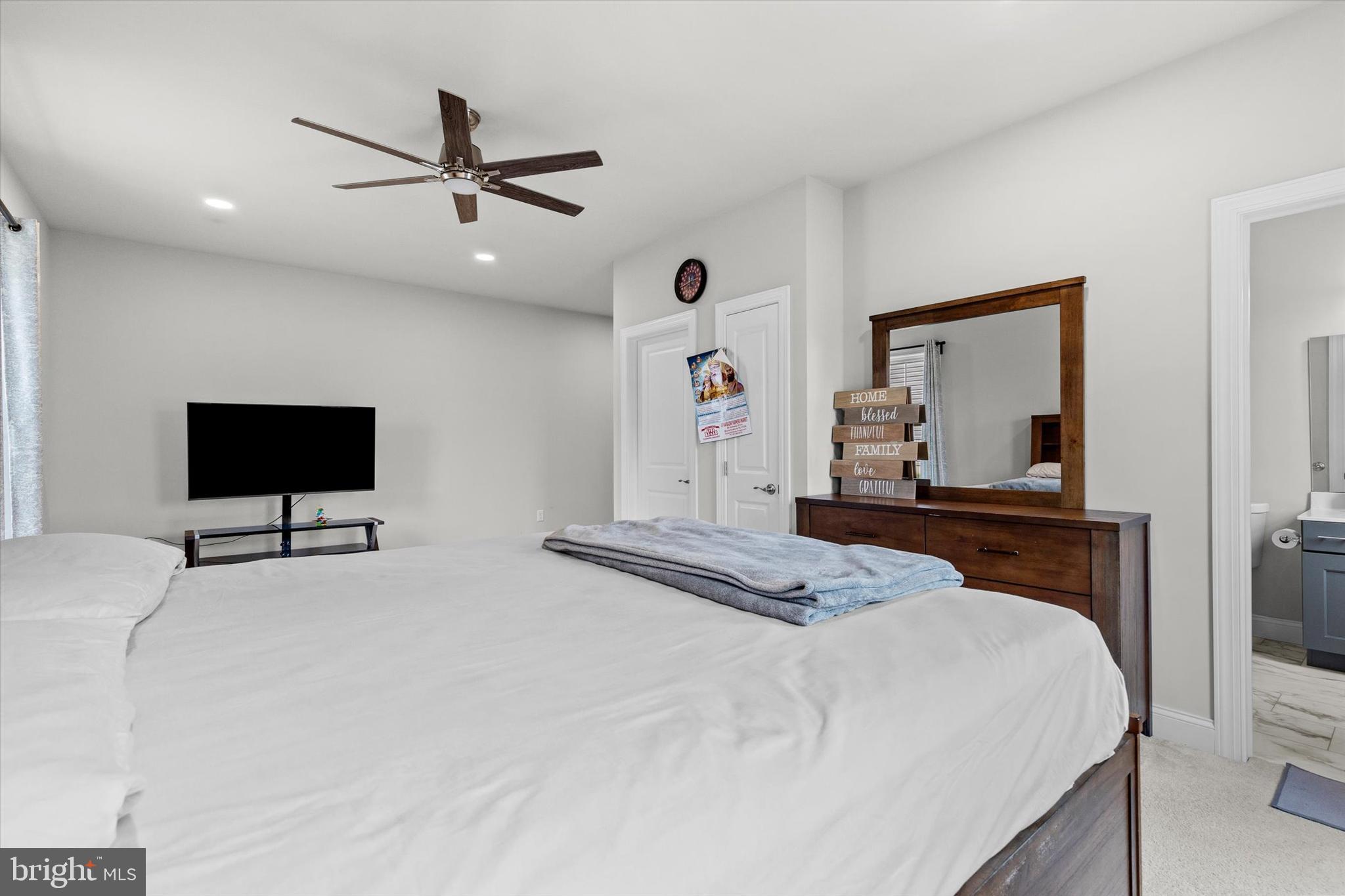 WOODLAND HILLS - Residential