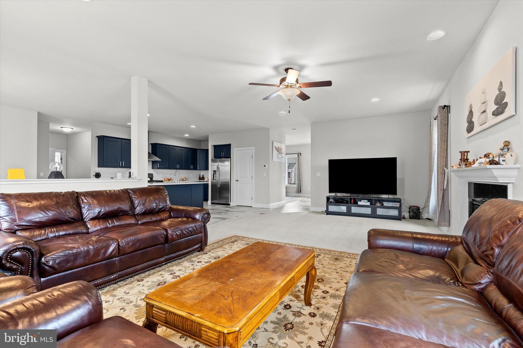 WOODLAND HILLS - Residential