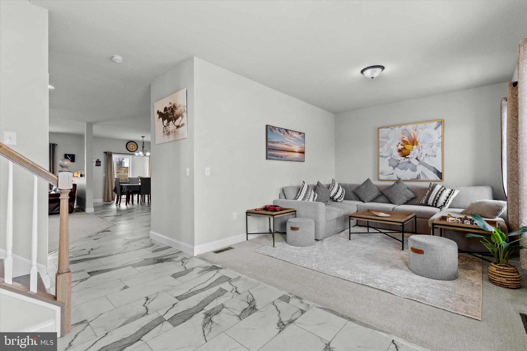 WOODLAND HILLS - Residential