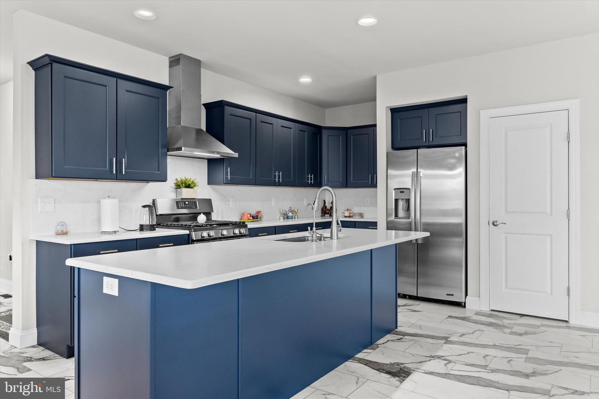 WOODLAND HILLS - Residential