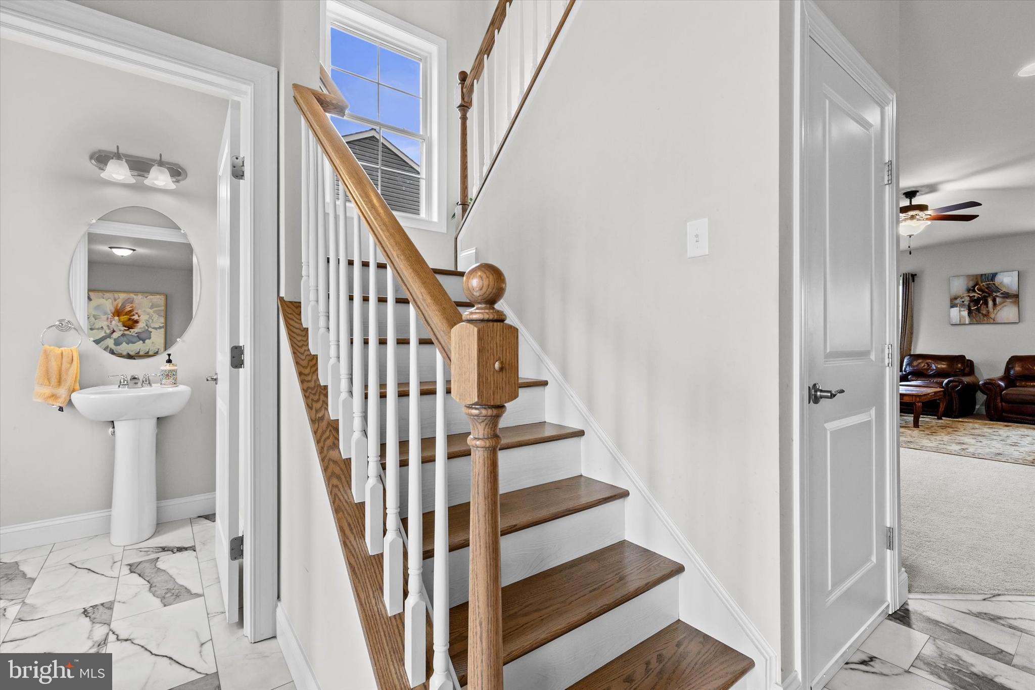 WOODLAND HILLS - Residential