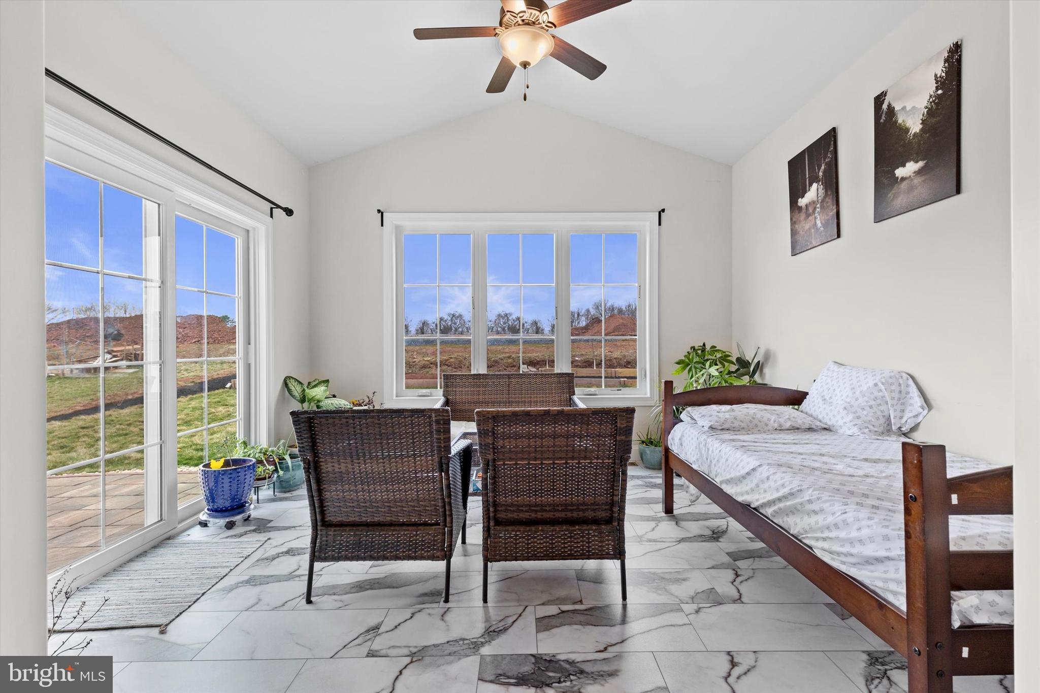 WOODLAND HILLS - Residential