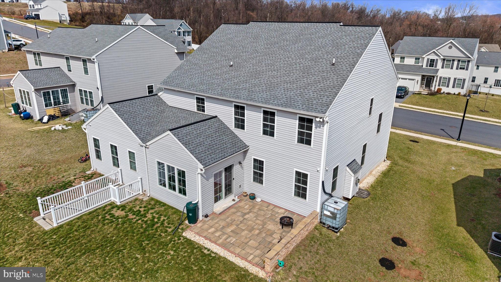 WOODLAND HILLS - Residential