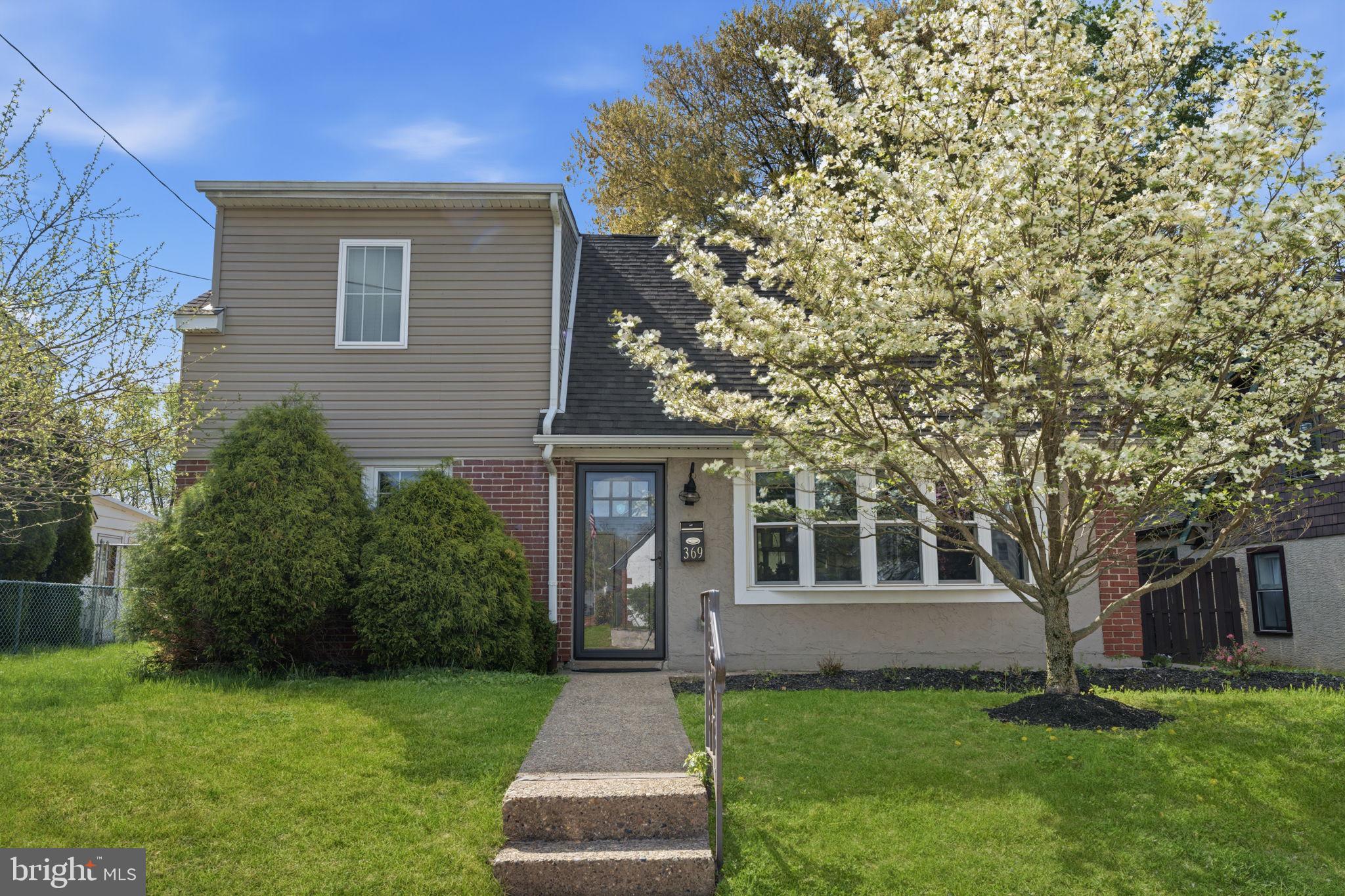 369 LIVEZEY STREET