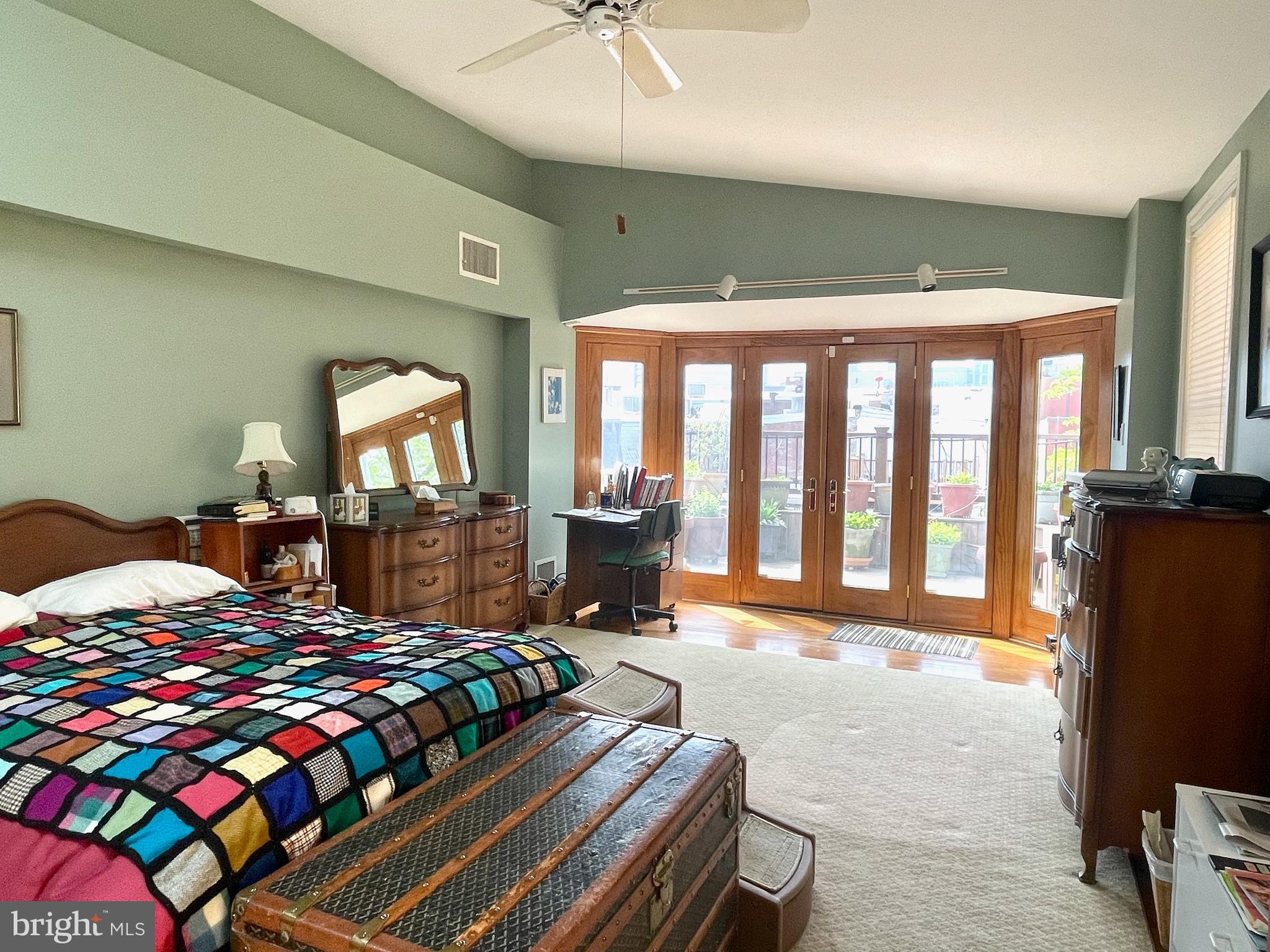 ART MUSEUM AREA - Residential