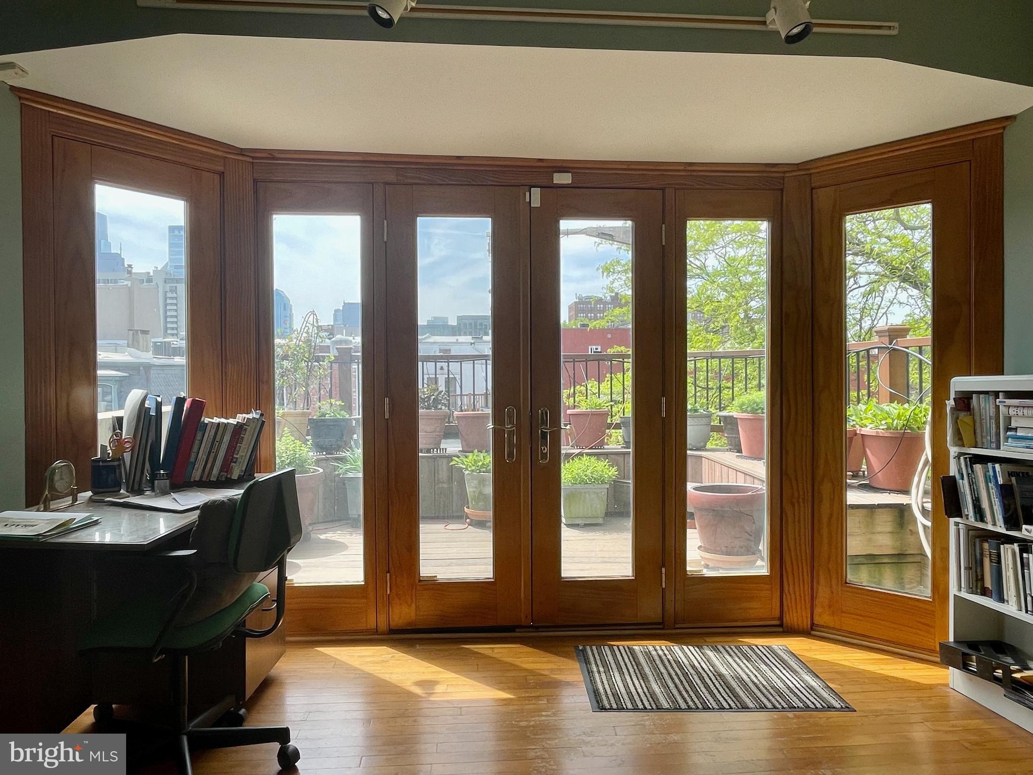 ART MUSEUM AREA - Residential