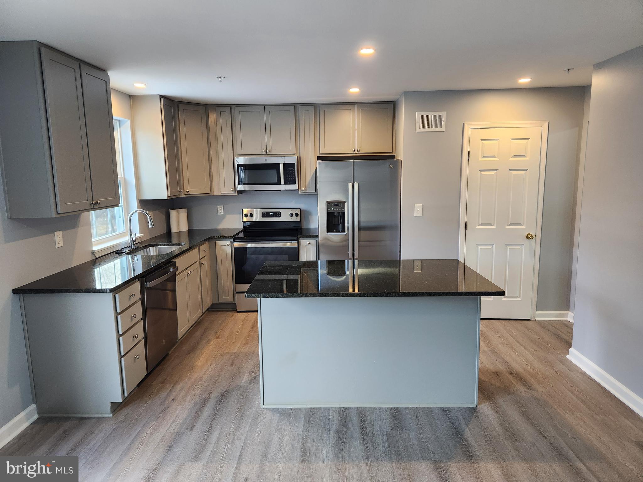 HALLOWELL - Residential Lease