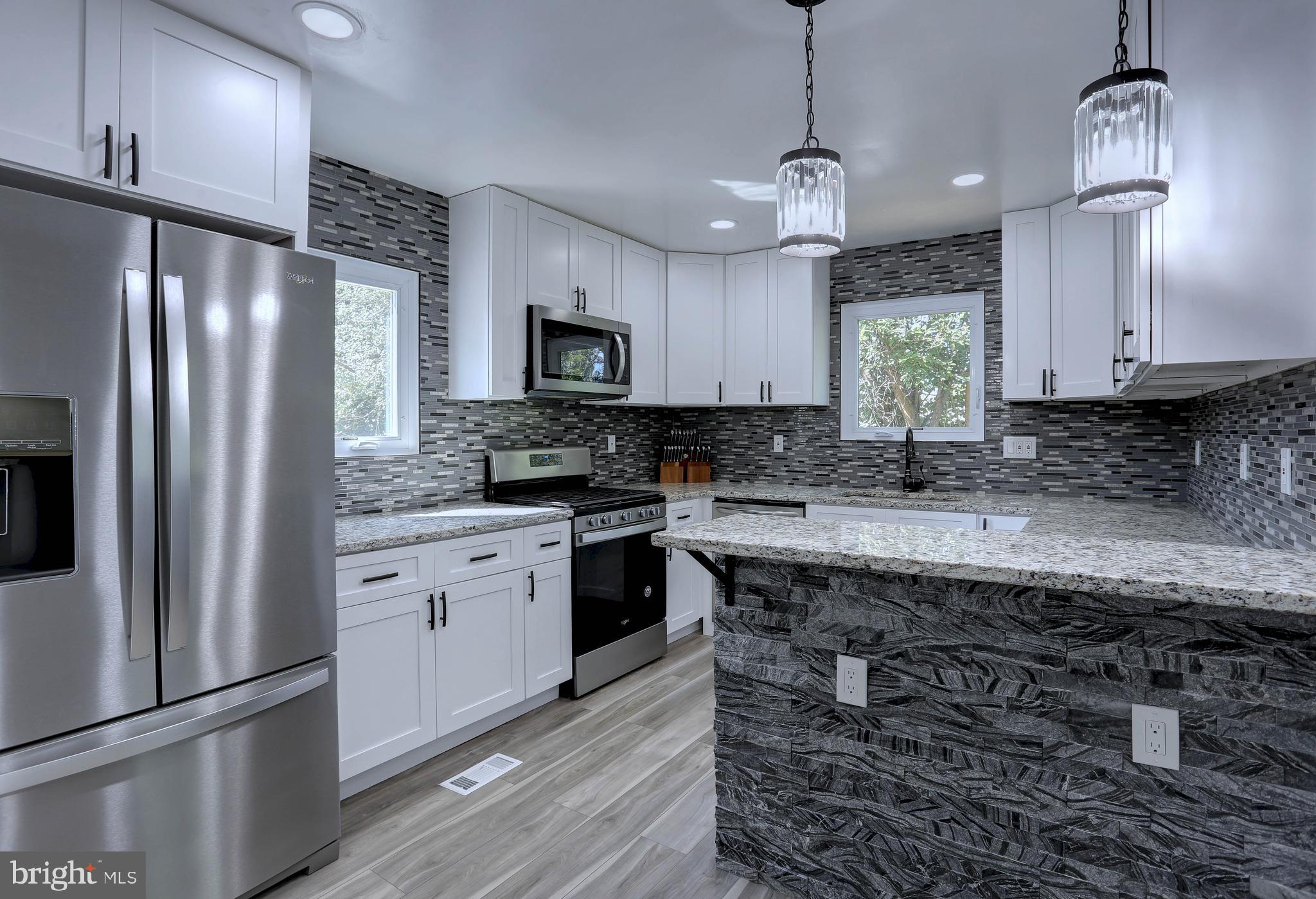 WOODBRIDGE VALLEY - Residential