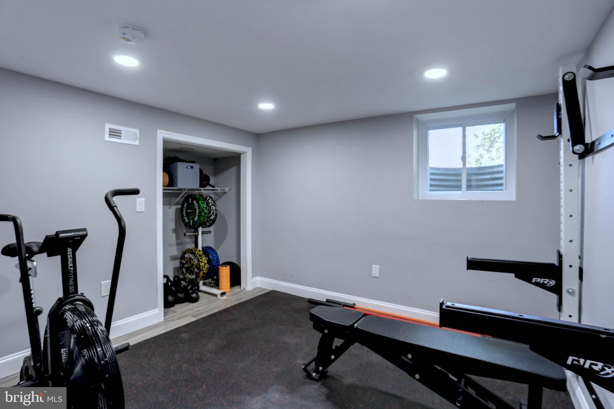 WOODBRIDGE VALLEY - Residential