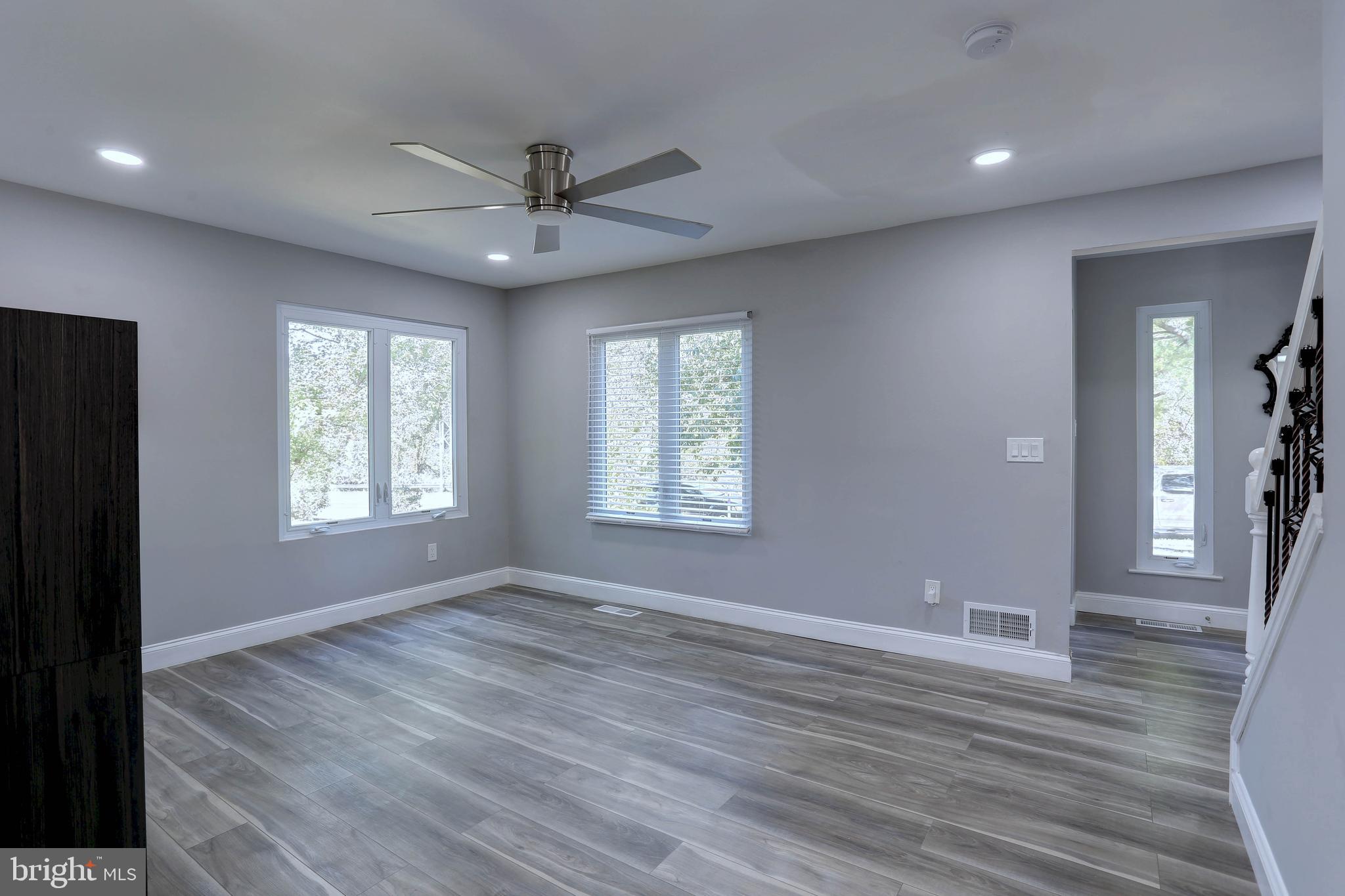 WOODBRIDGE VALLEY - Residential