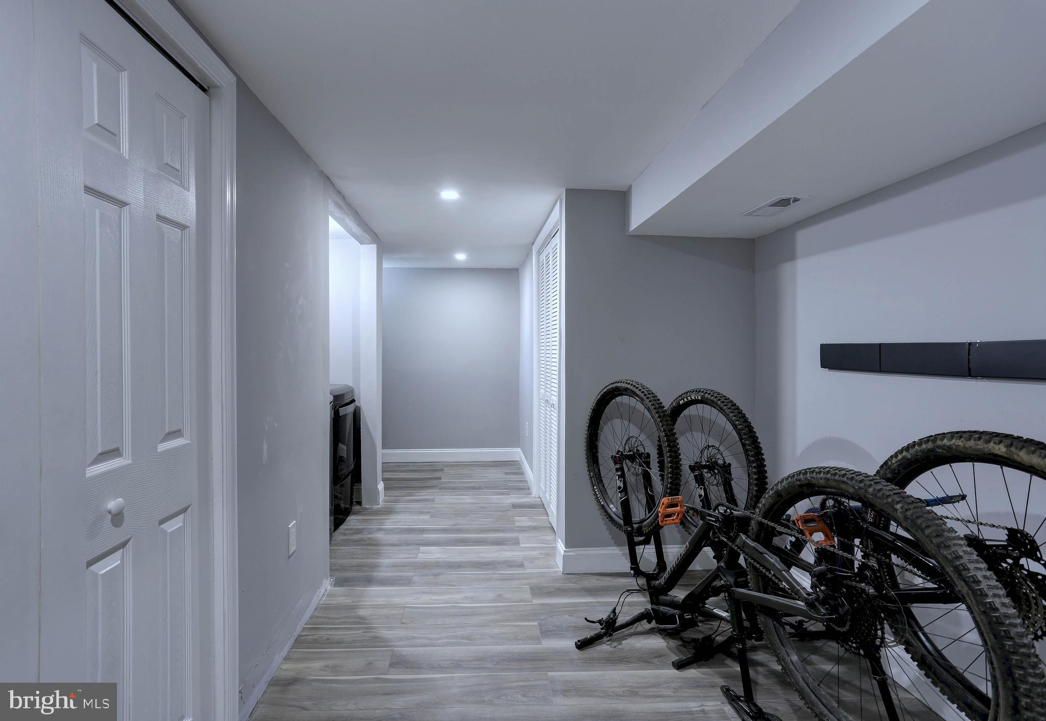 WOODBRIDGE VALLEY - Residential