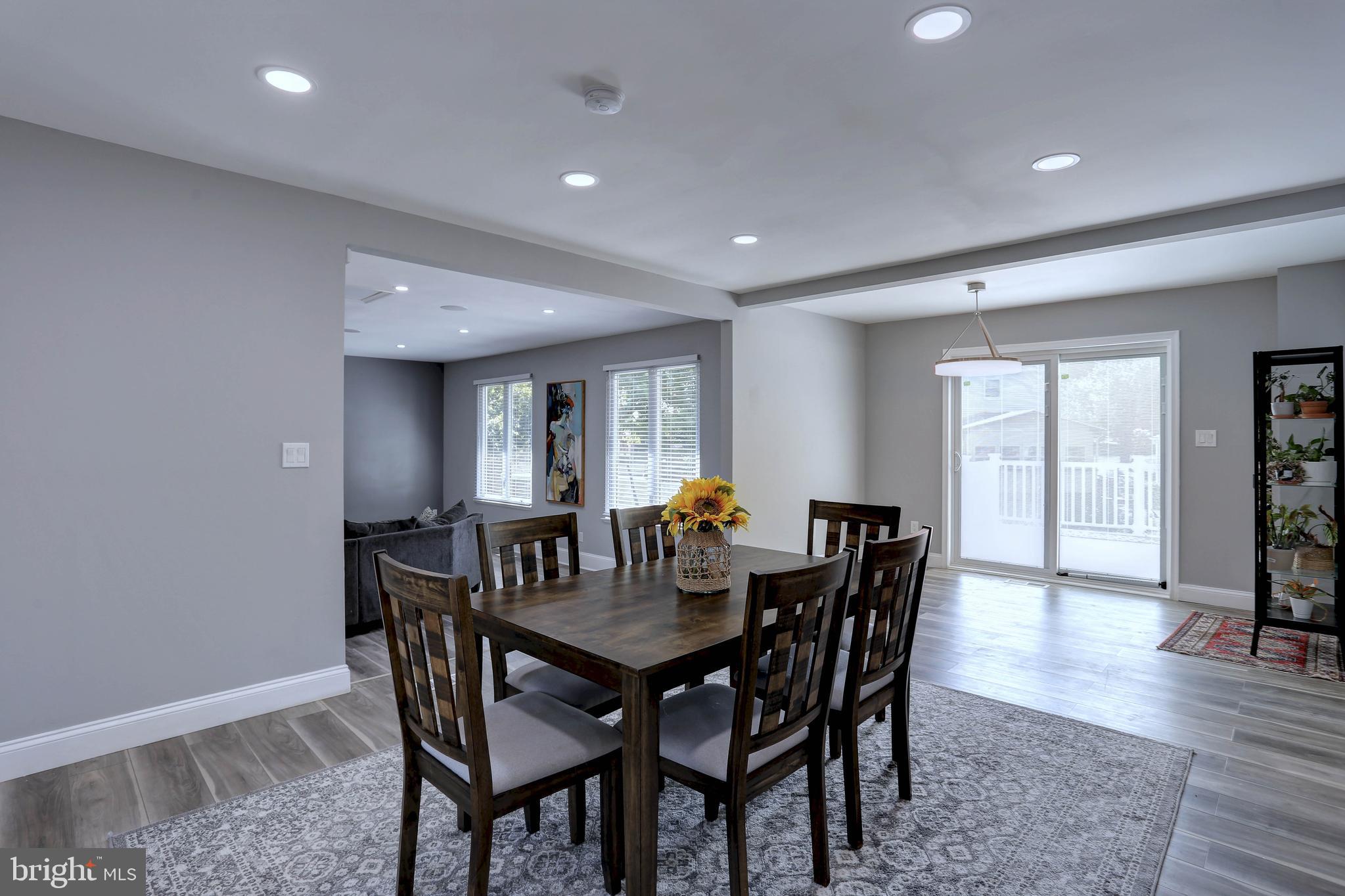 WOODBRIDGE VALLEY - Residential