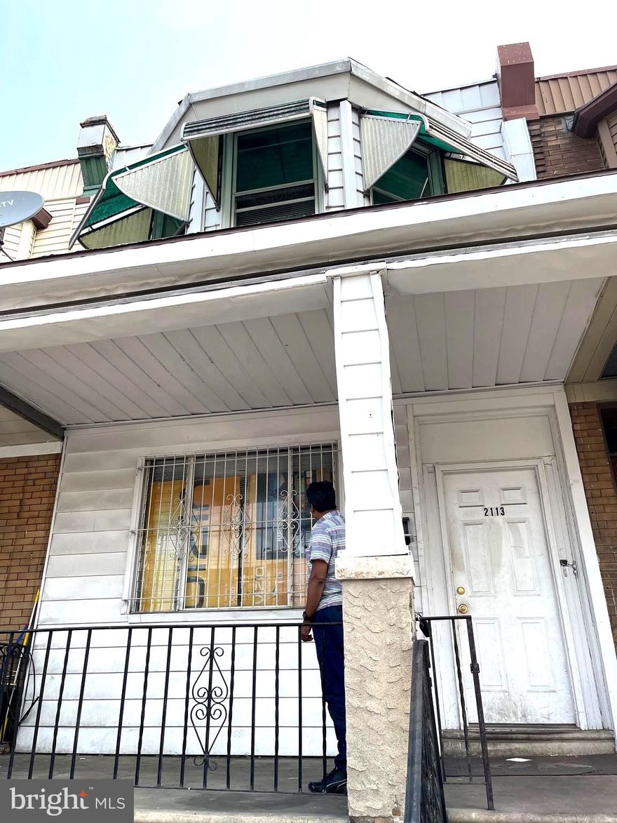 A great investment oppertunity in Philadelphia. Nice Duplex in west Philly, Need some TLC. Fully Rented.
First Floor Rent is $900 (Everything Included)
Second floor rent is $1100 (Everything Included).