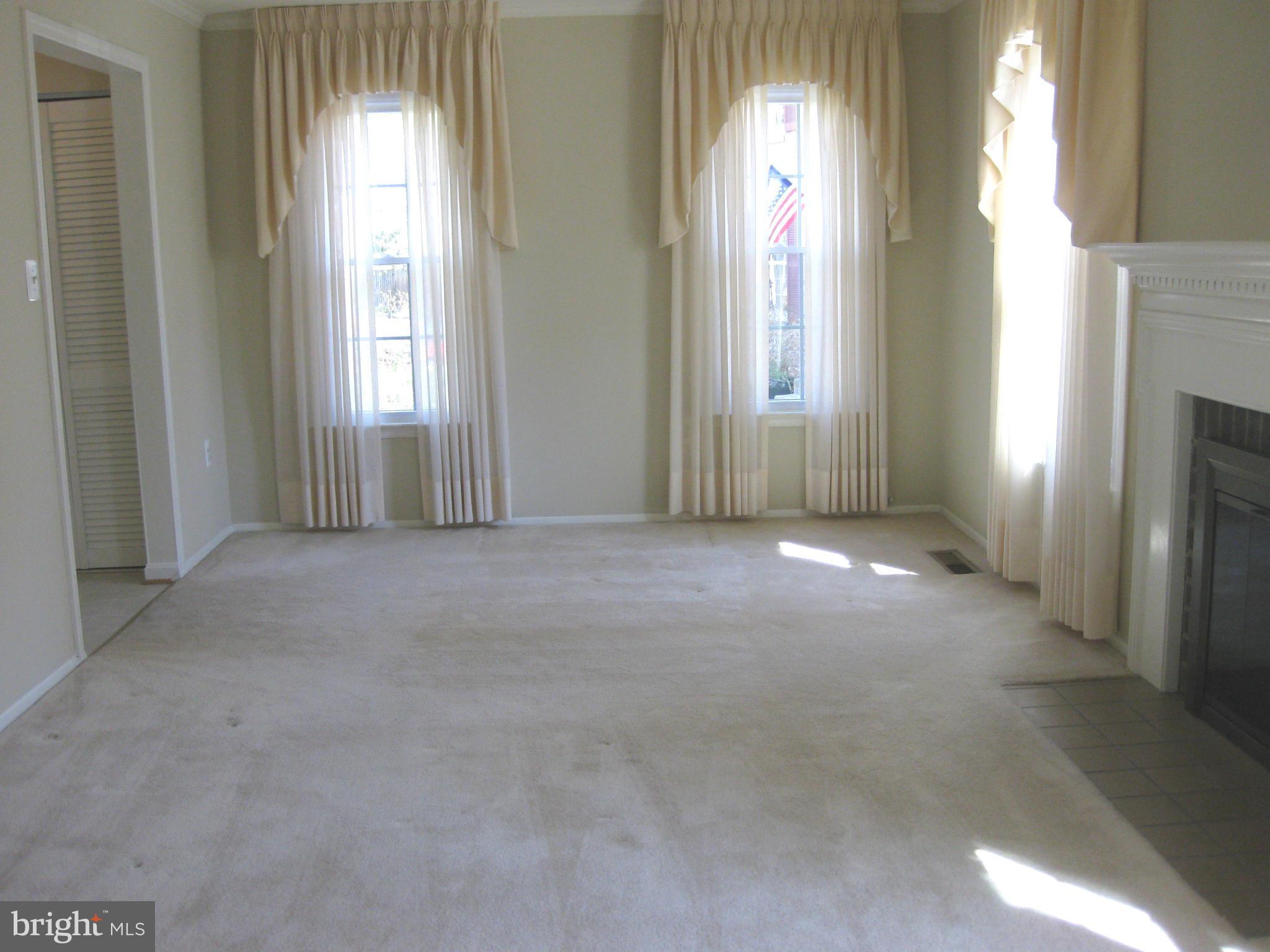 DEEPWOOD - Residential Lease