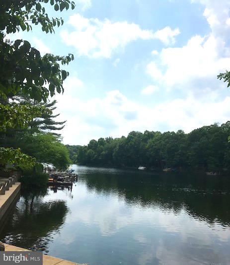 DEEPWOOD - Residential Lease