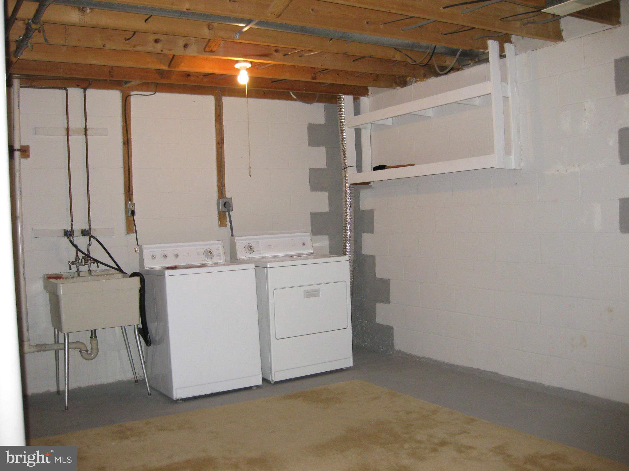 DEEPWOOD - Residential Lease