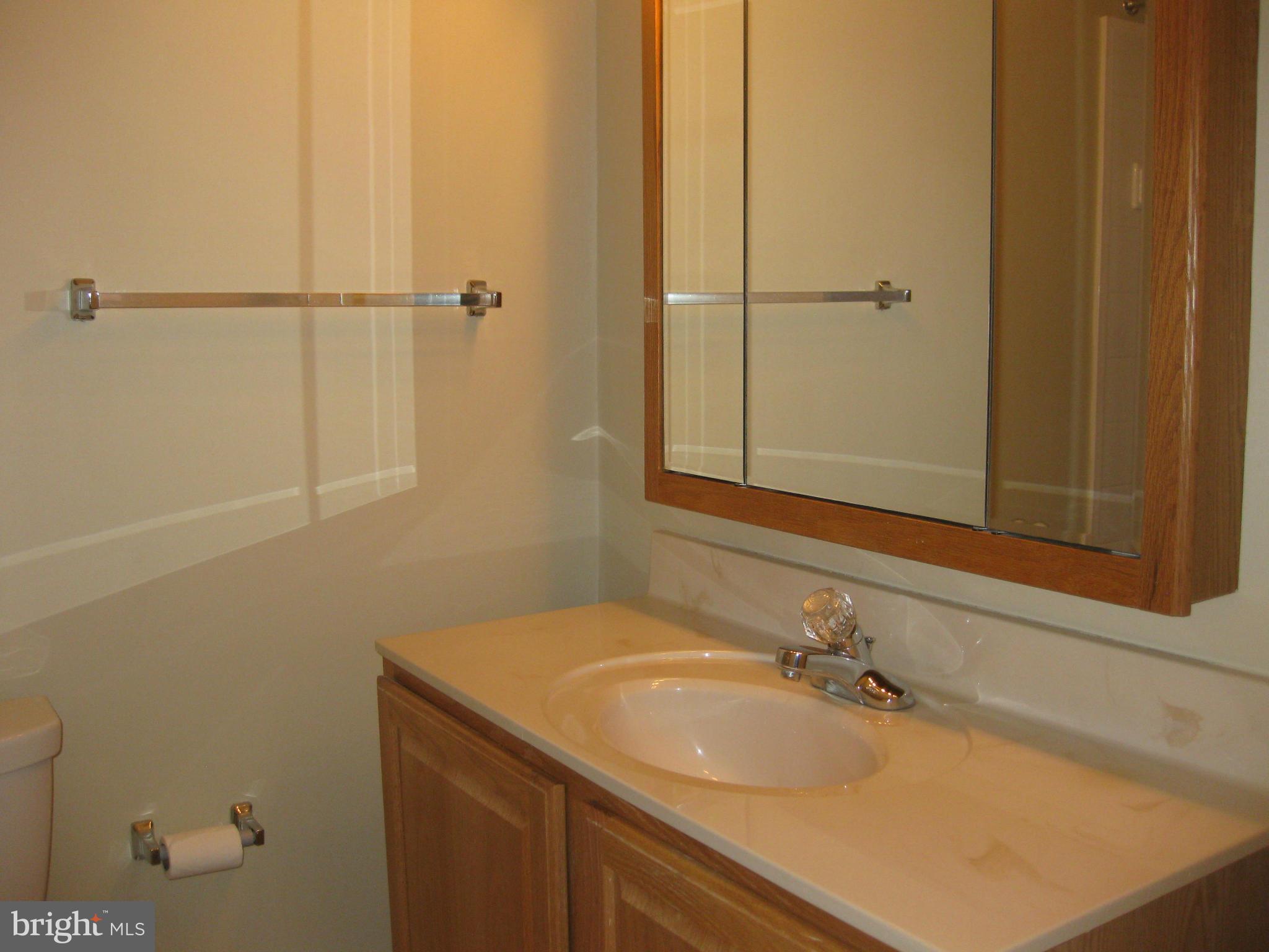 DEEPWOOD - Residential Lease