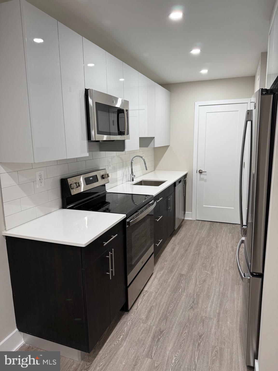 WILLOW GROVE - Residential Lease