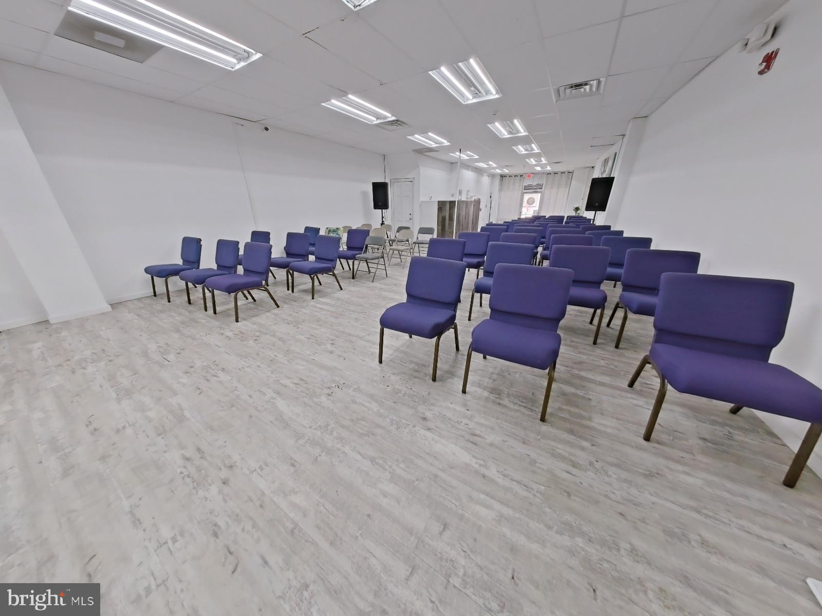 FRANKFORD - Commercial Sale