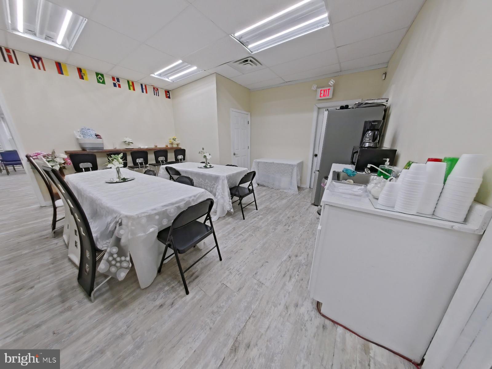 FRANKFORD - Commercial Sale