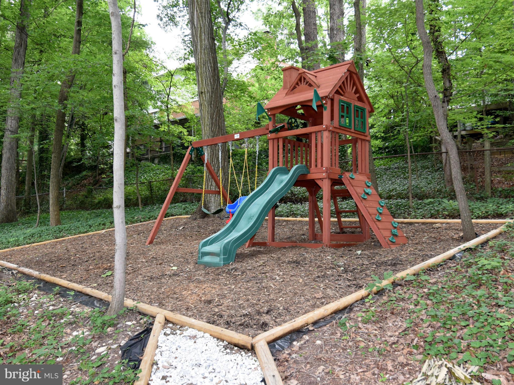 BUSH HILL WOODS - Residential Lease