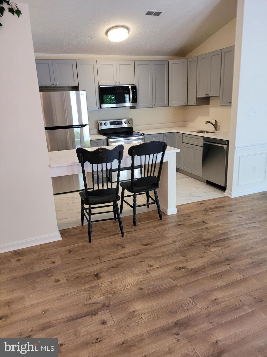 Great Location, All Amenities at Your Fingertips...Shopping,Restaurants  Parks. Fishing, Hiking are a Welcome Treat...Friendly People and and Atmosphere to Enjoy to the Fullest and Don't Forget..Hike Trails and Bike Trails....and  The Frederick Fair is a Real Happy Occasion and the Monocacy National Battlefield. + Rose Hill Manor Park and Museum....A Treat Instead of a Treatment.