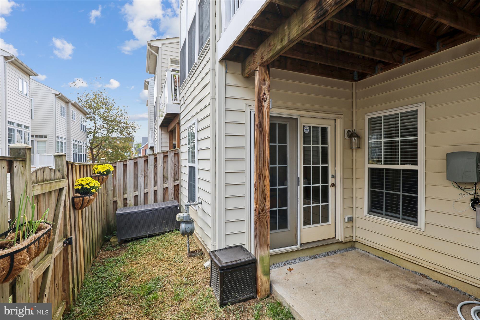 LORTON VALLEY NORTH - Residential Lease