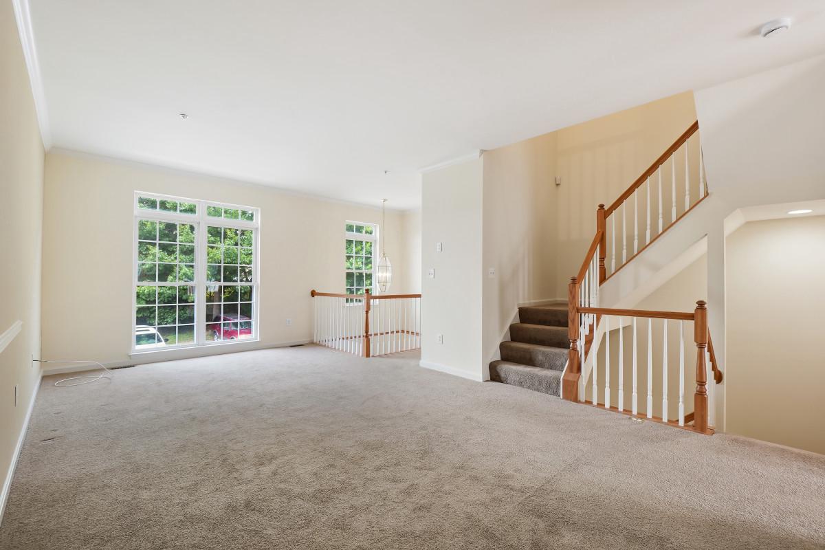 8910 DAWSON MANOR DRIVE