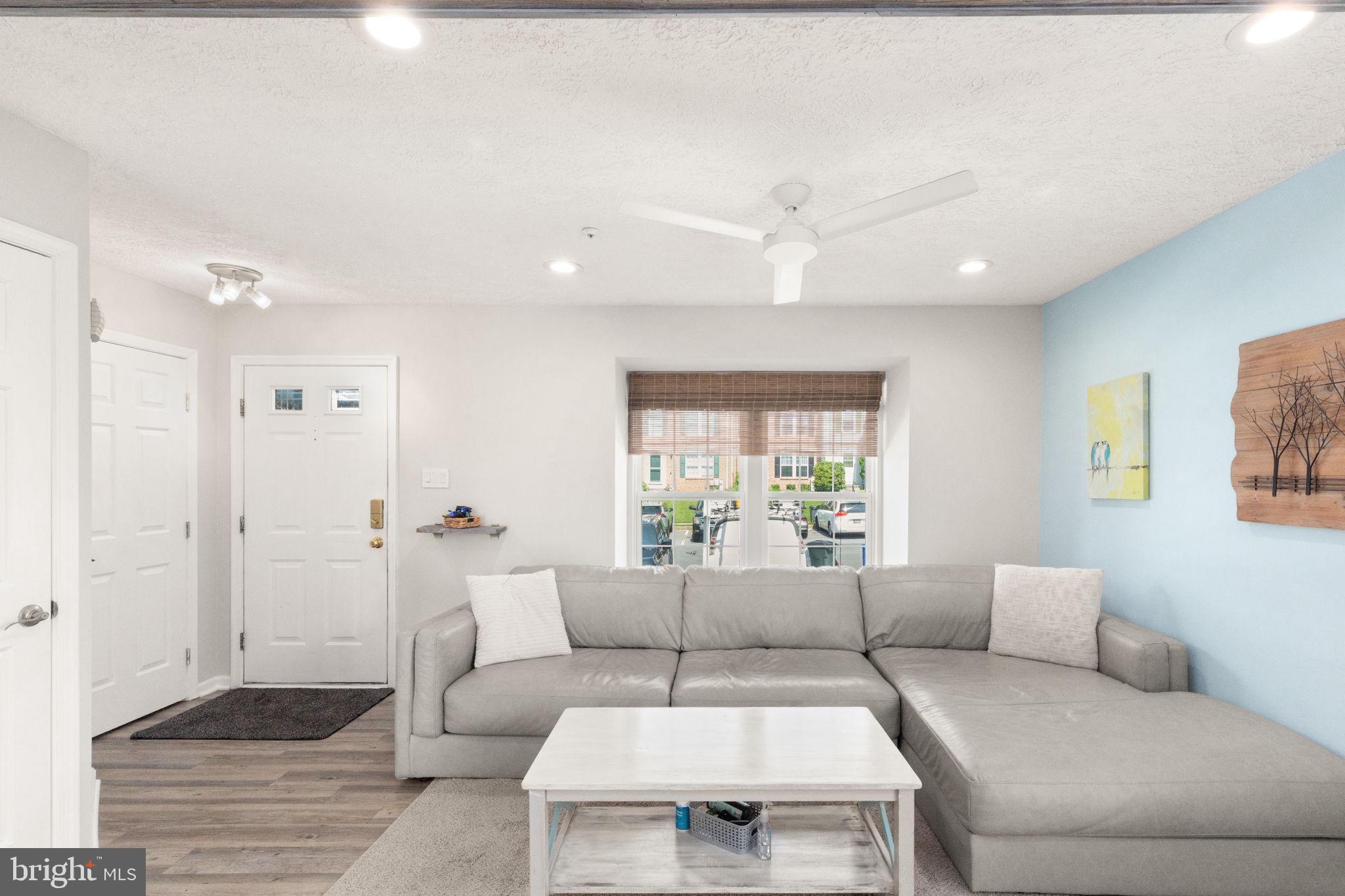 400 MACINTOSH CIRCLE