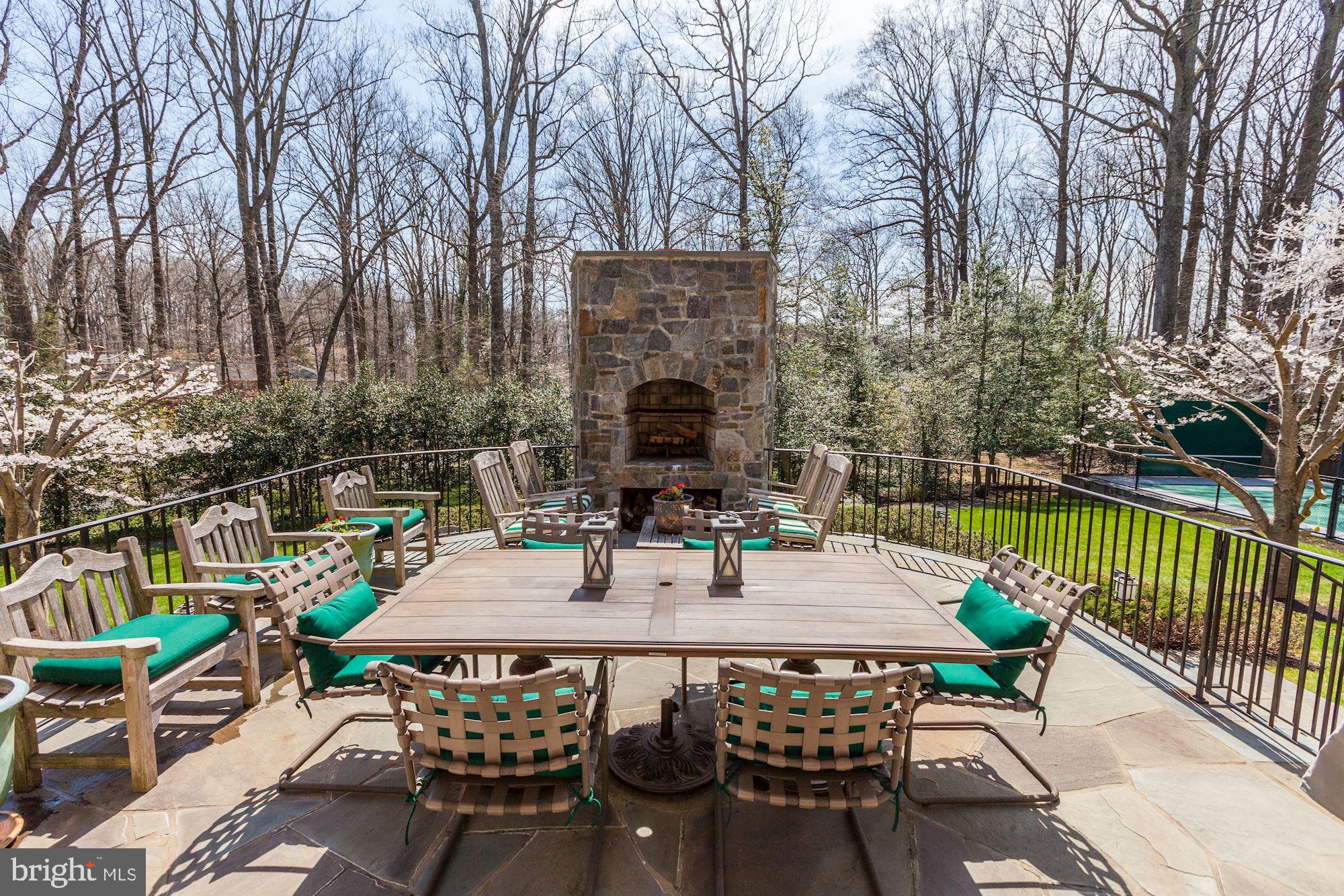 POTOMAC OUTSIDE - Residential