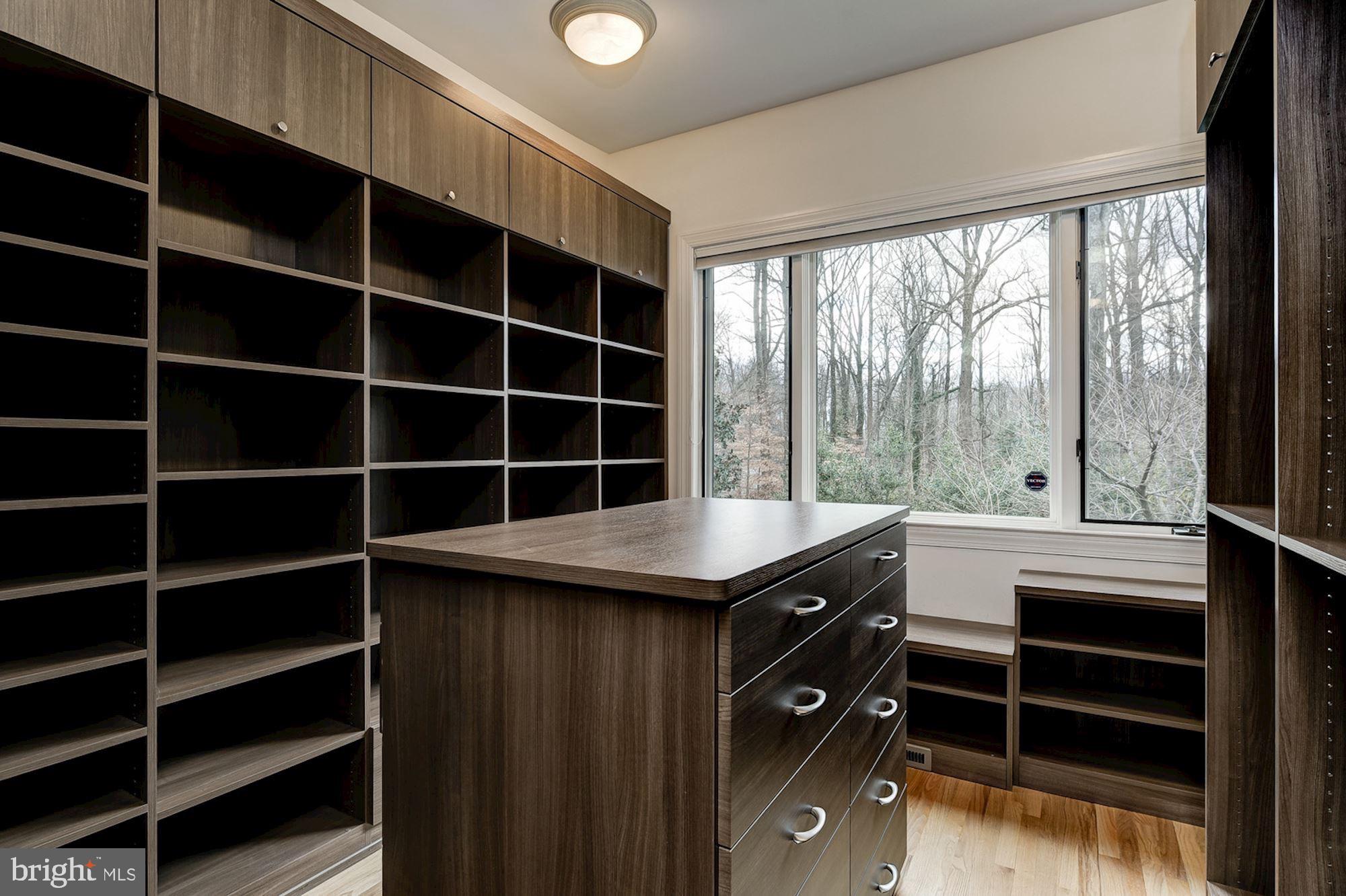 POTOMAC OUTSIDE - Residential