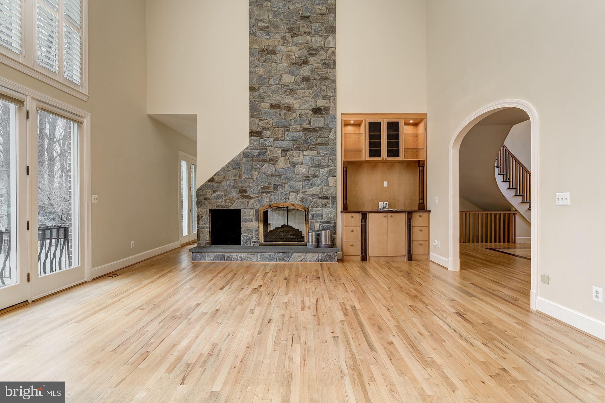 POTOMAC OUTSIDE - Residential