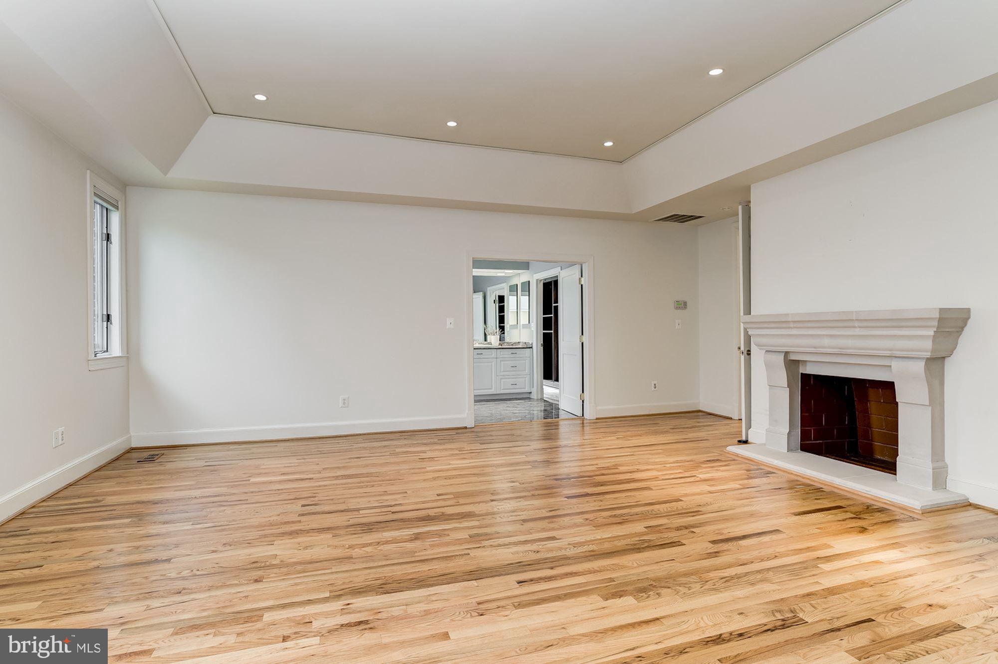 POTOMAC OUTSIDE - Residential