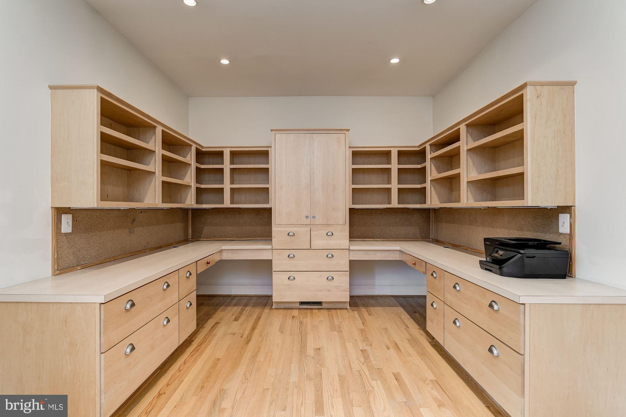 POTOMAC OUTSIDE - Residential