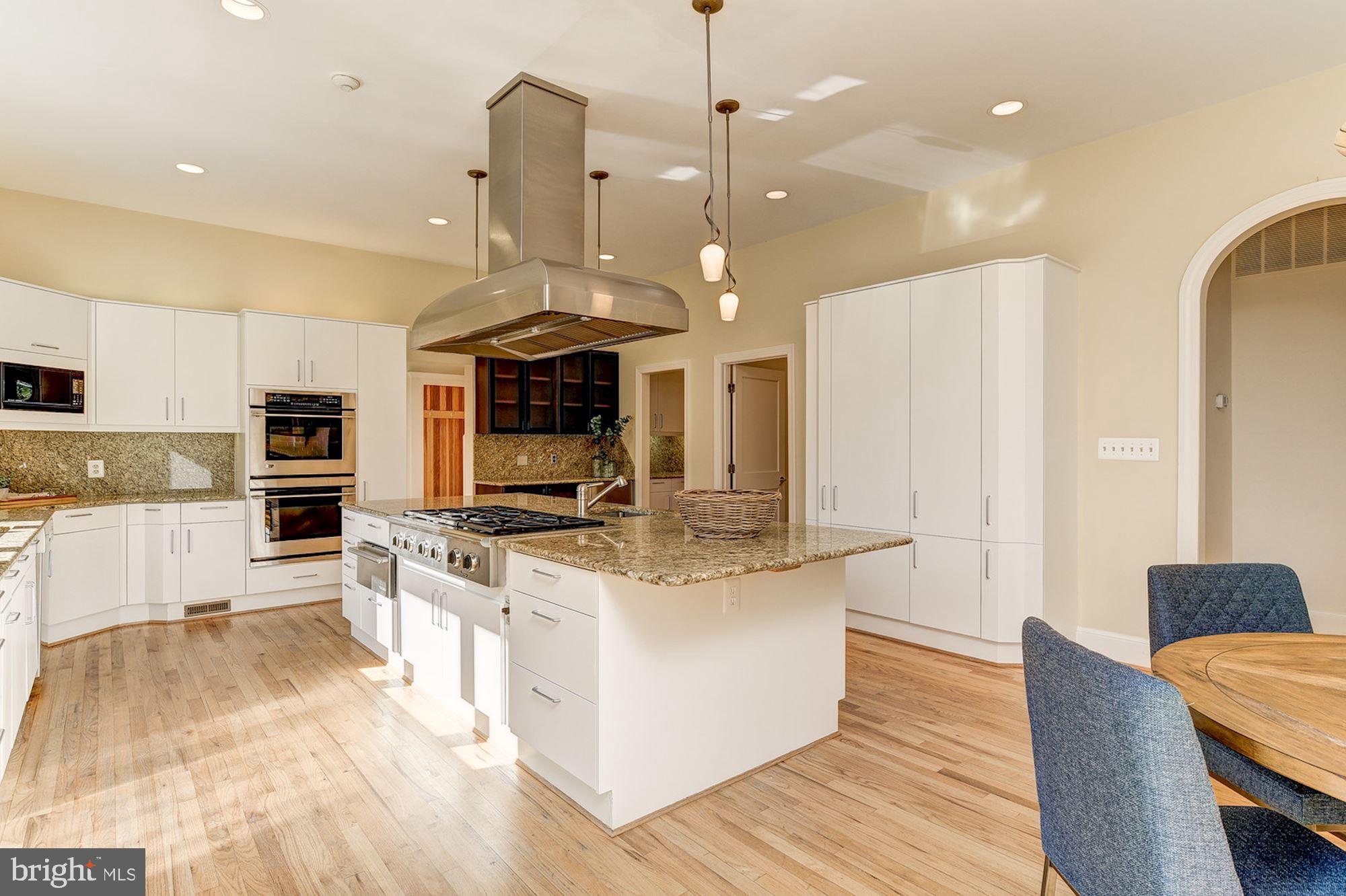 POTOMAC OUTSIDE - Residential